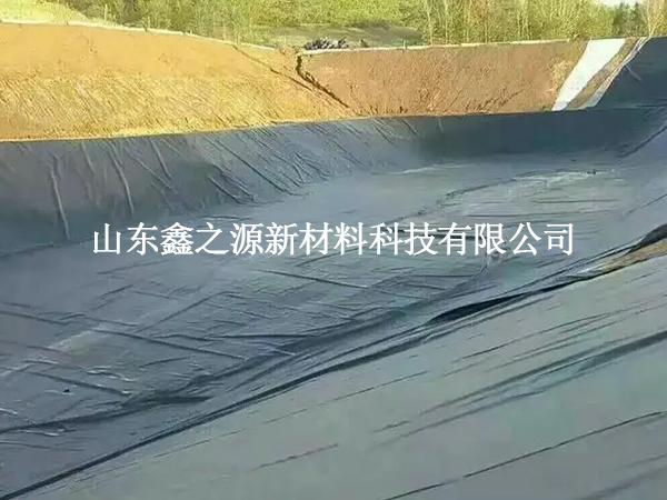 魚塘防滲膜的鋪設(shè)過程需要避免哪些問題？