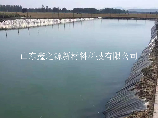 如何處理蓄水池hdpe土工膜的熱膨脹問題？