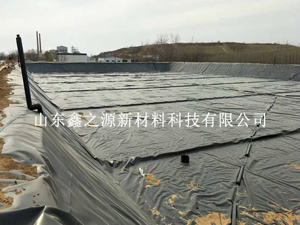 油田防滲膜鋪設(shè)技巧：高效、環(huán)保的鋪設(shè)新策略